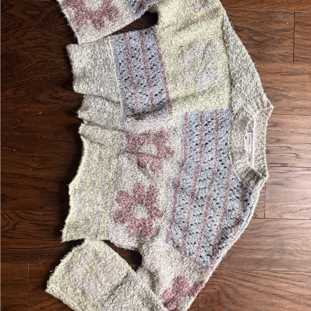 Sincerely Jules Textured Floral Sweater - Cream and Gray